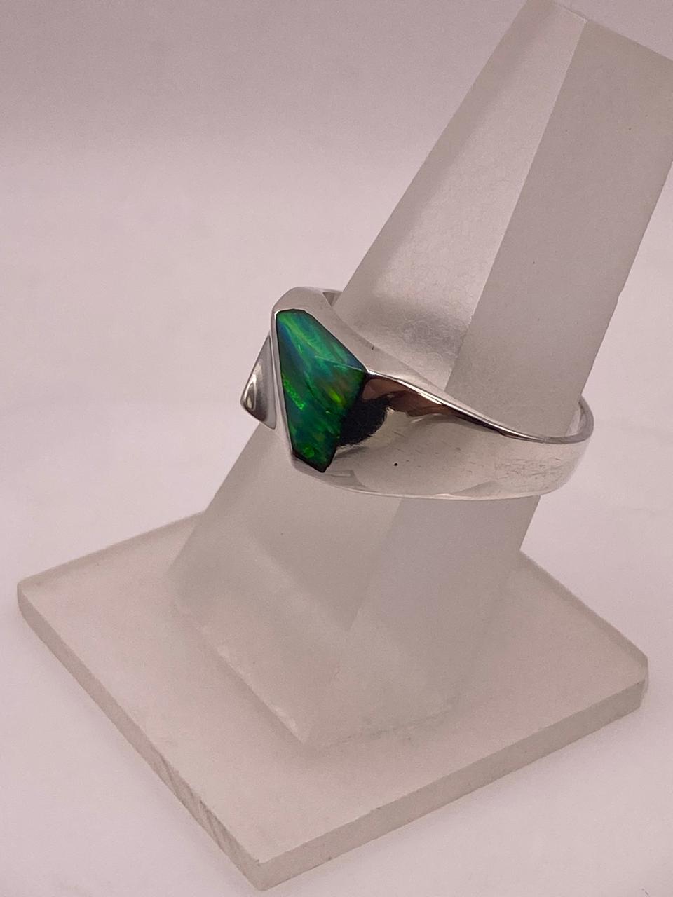 Anillo Moderno de Plata 925 con Ópalo de Fuego