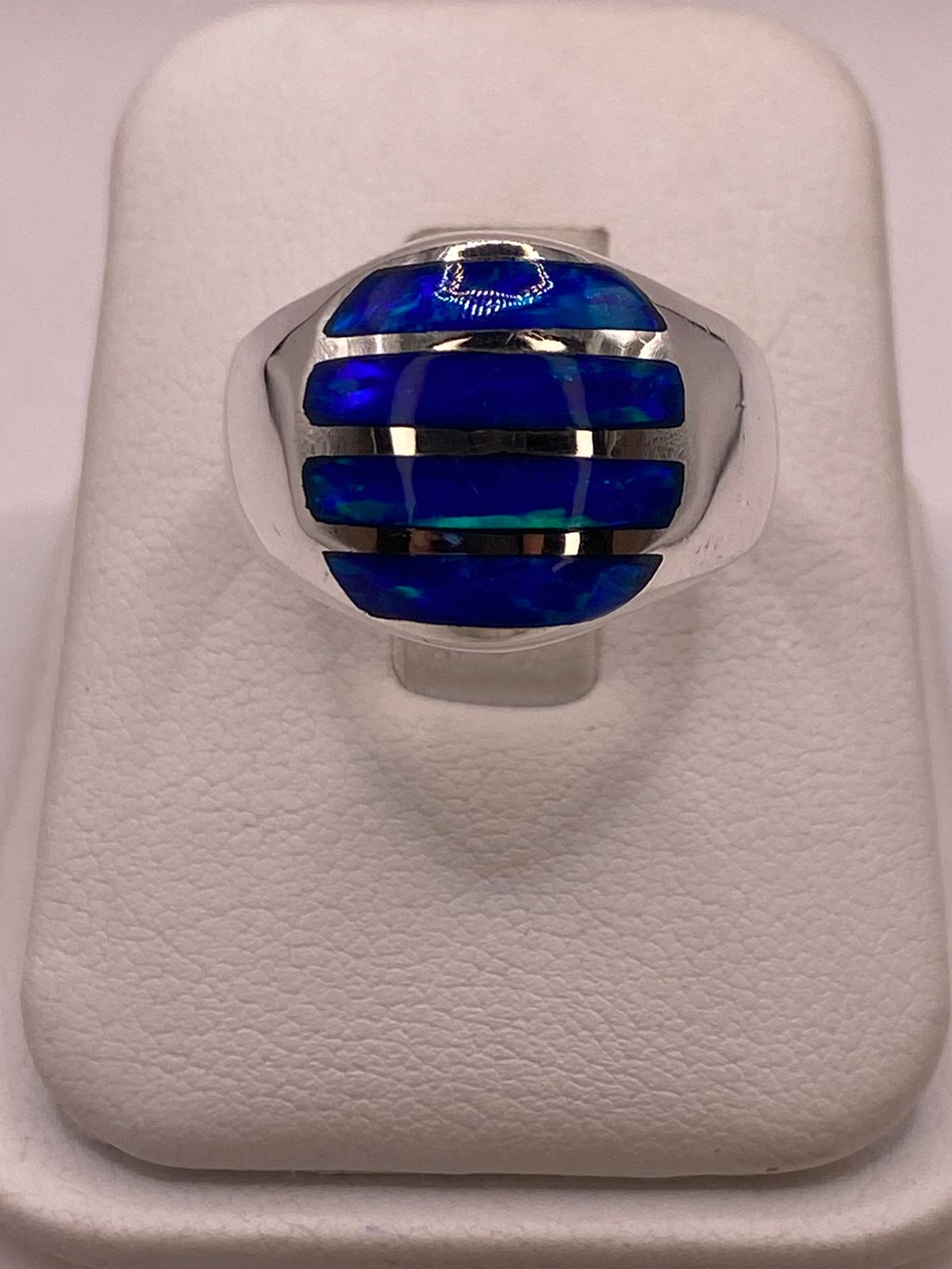 Anillo Moderno en Plata Ley 925 con Ópalo de Fuego Azul