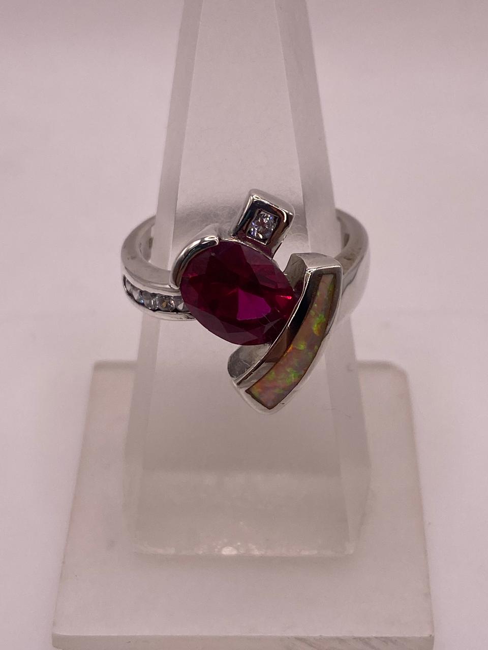 Anillo Moderno de Plata 925 con Ópalo de Fuego y Zirconia
