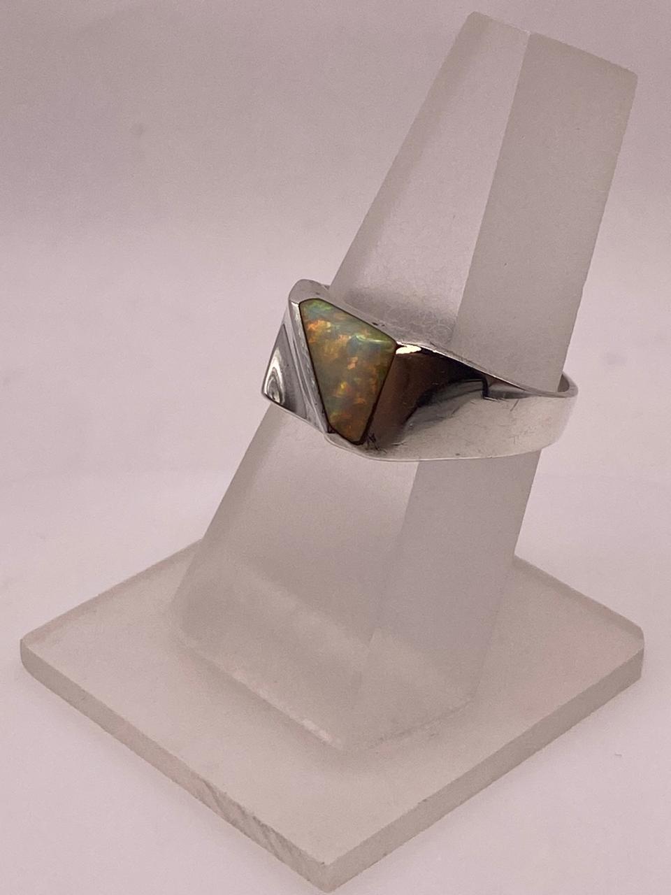Anillo Moderno de Plata 950 con Ópalo de Fuego