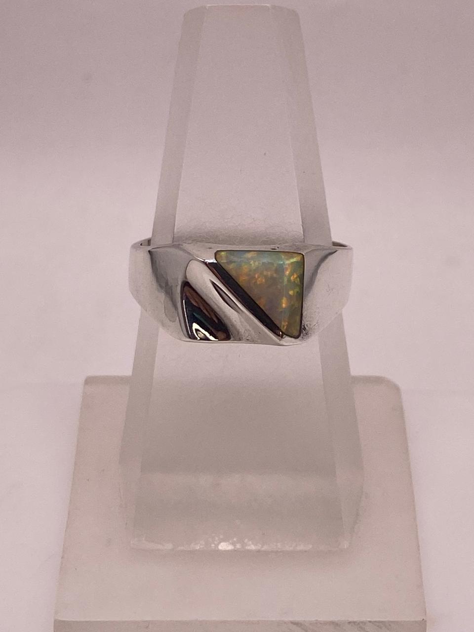 Anillo Moderno de Plata 950 con Ópalo de Fuego