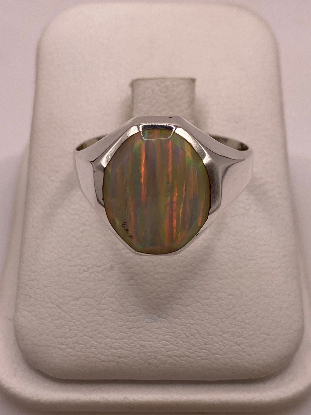 Anillo Octagonal con Ópalo de Fuego en Plata .950