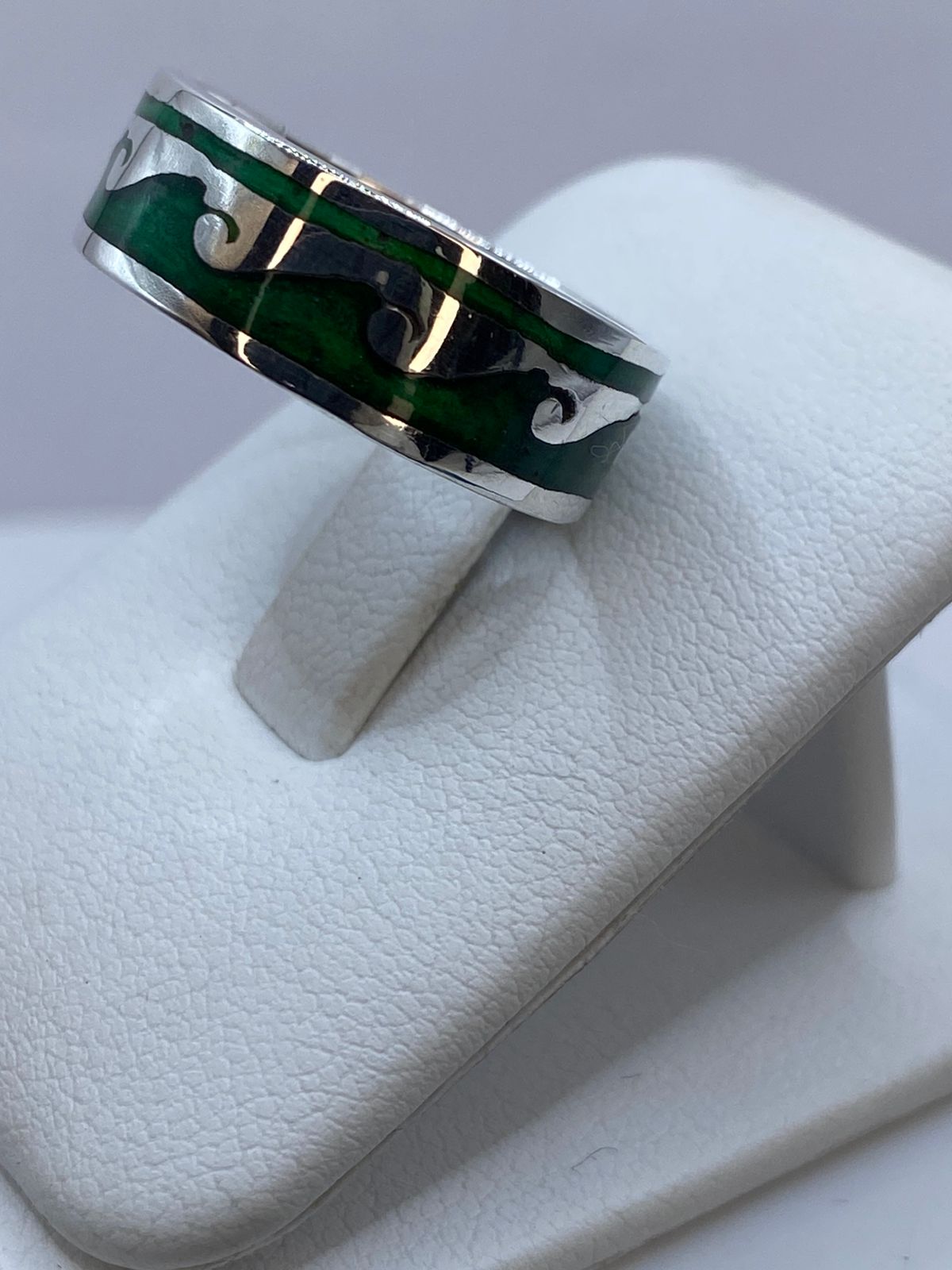 Anillo Olas Elegantes en Plata .925 con Malaquita