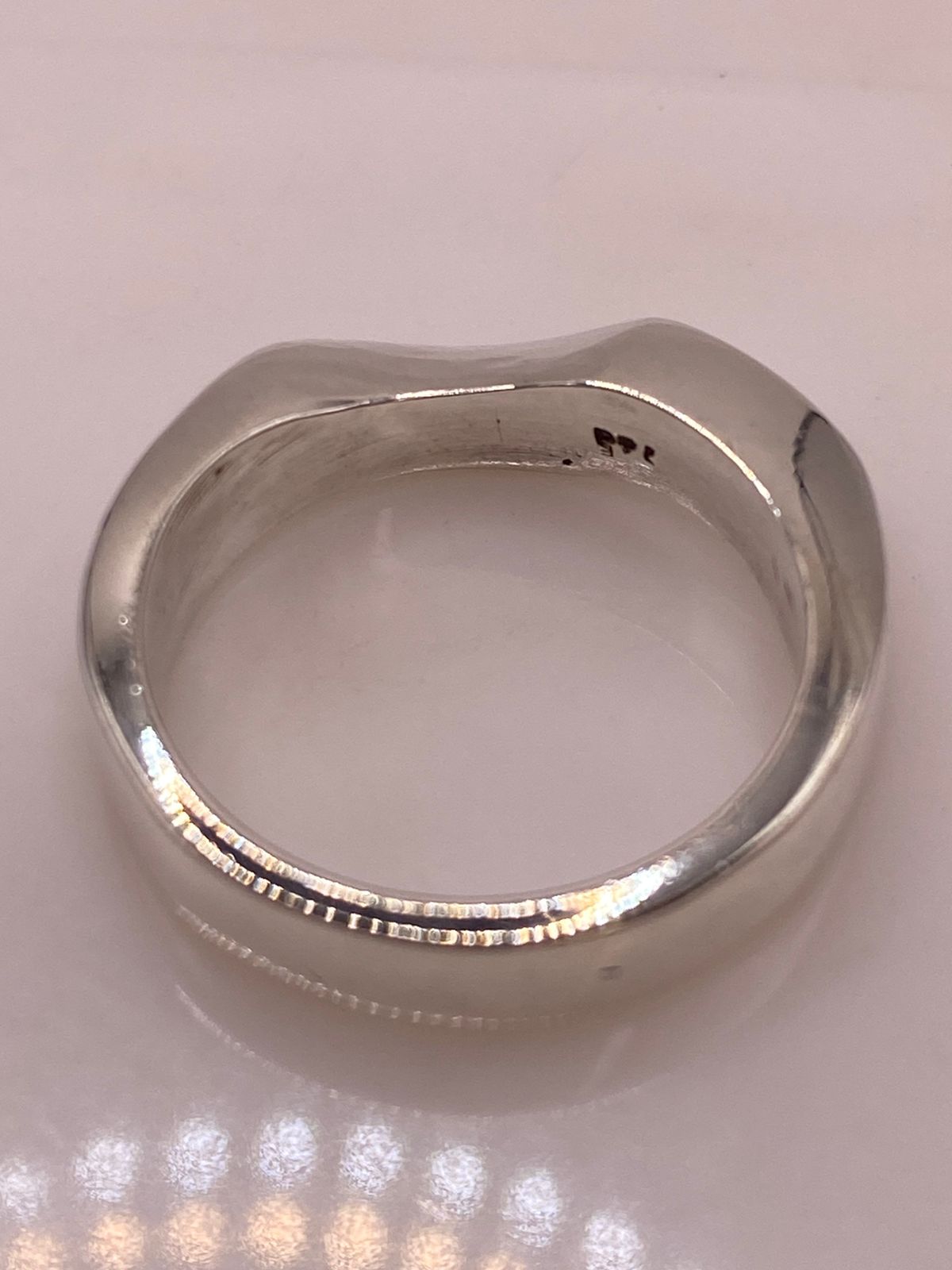 Anillo Ondulado Martillado en Plata .925
