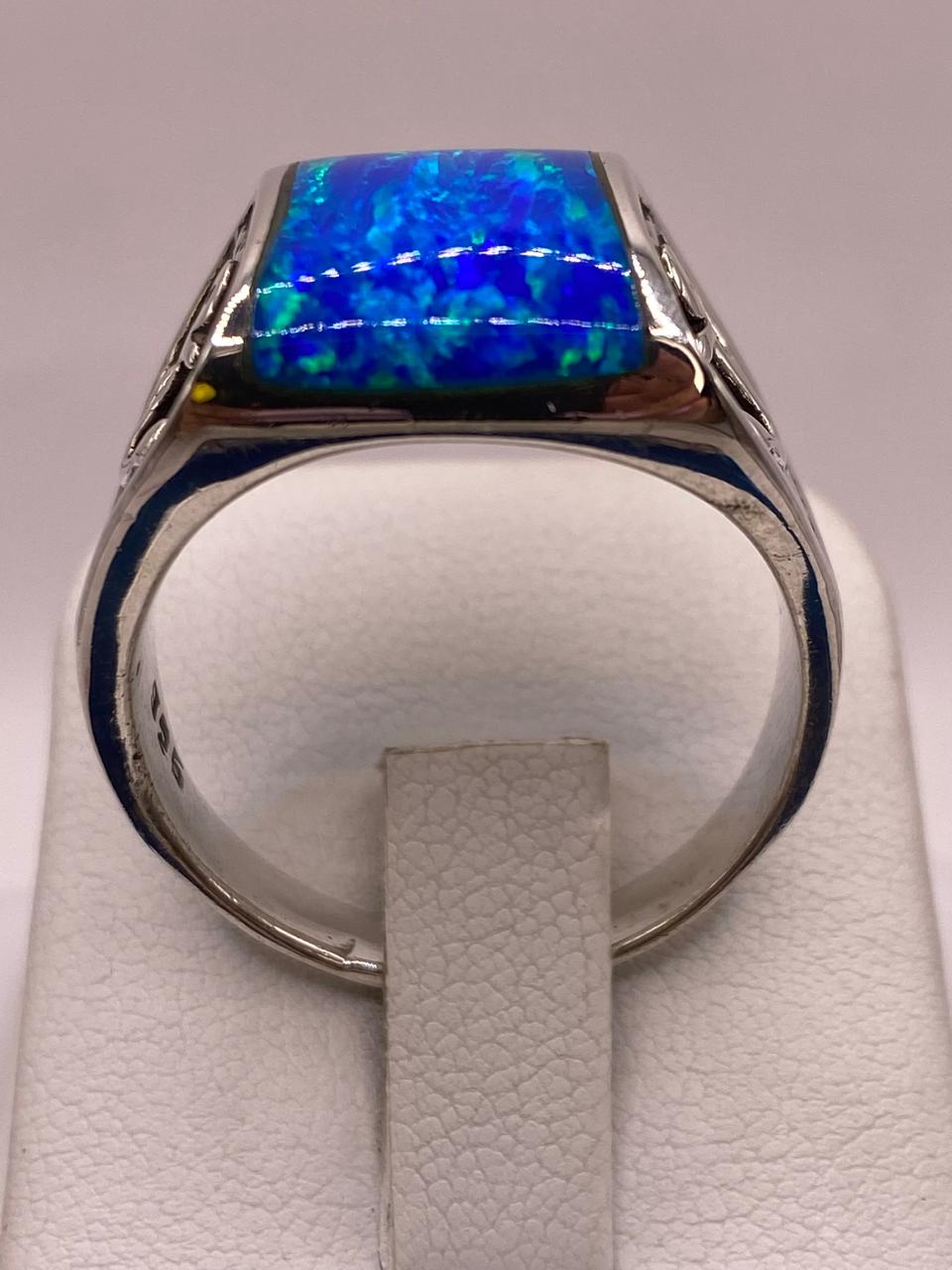 💙⚓ Anillo de Ópalo Azul con Detalle de Ancla en Plata .925