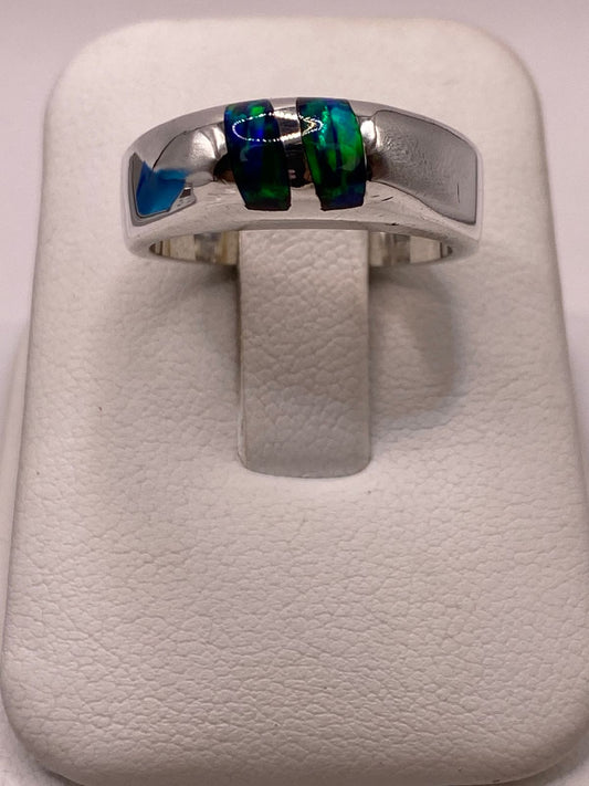 🔥 Anillo con Ópalo de Fuego Azul‑verde en Plata Ley 925 – Diseño Moderno en báscula mostrando peso