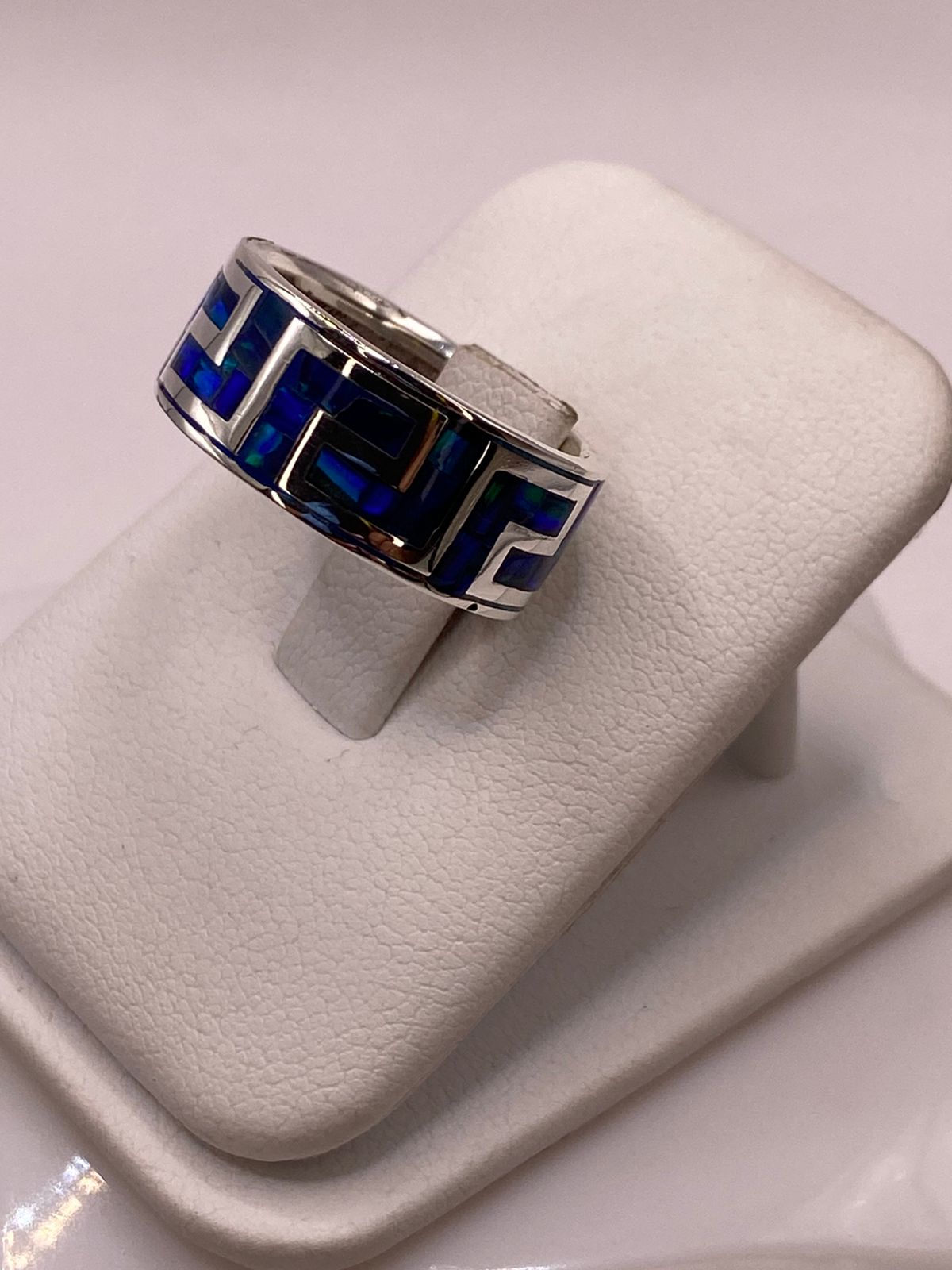 🔥 Anillo con Ópalo de Fuego Azul‑Verde Diseño Greca en Plata Ley 950