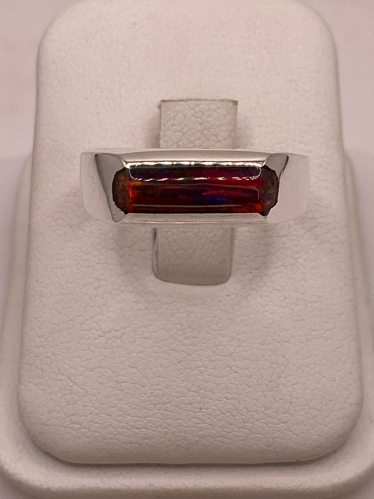 Anillo con Ópalo de Fuego en Barra Multicolor en Plata .925