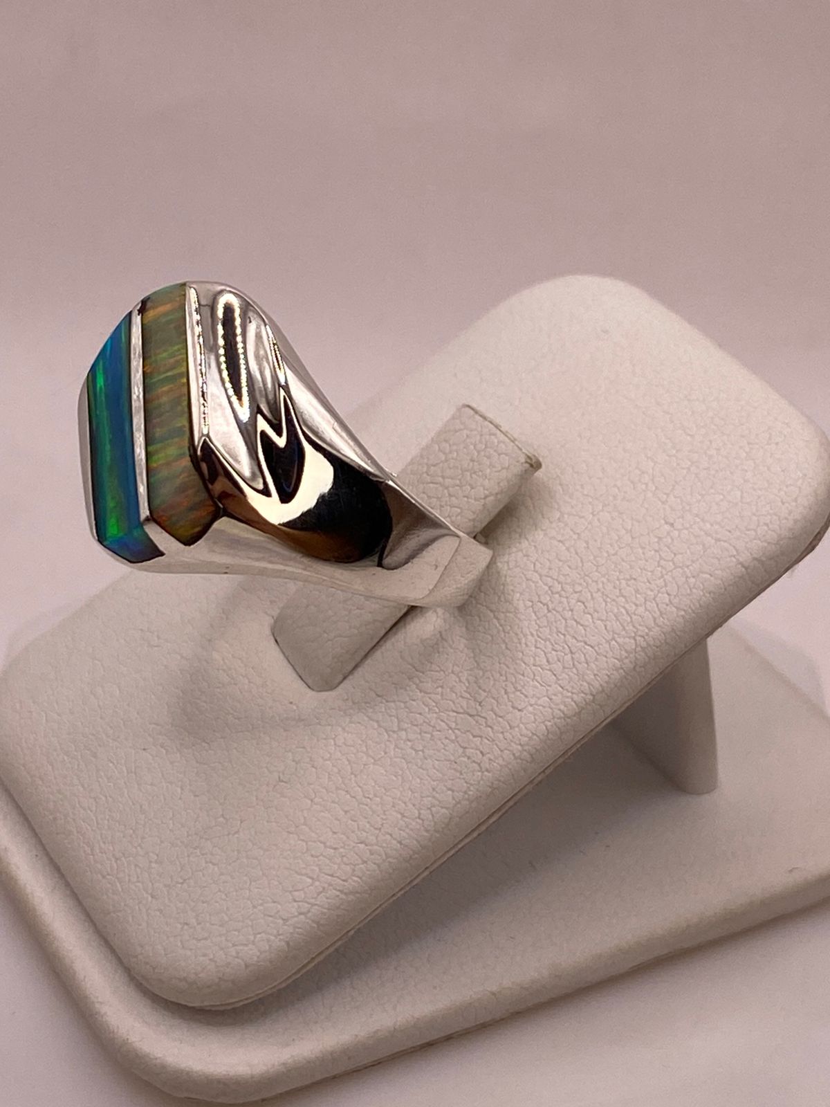 Anillo con Ópalo de Fuego en Barras Multicolor en Plata .925