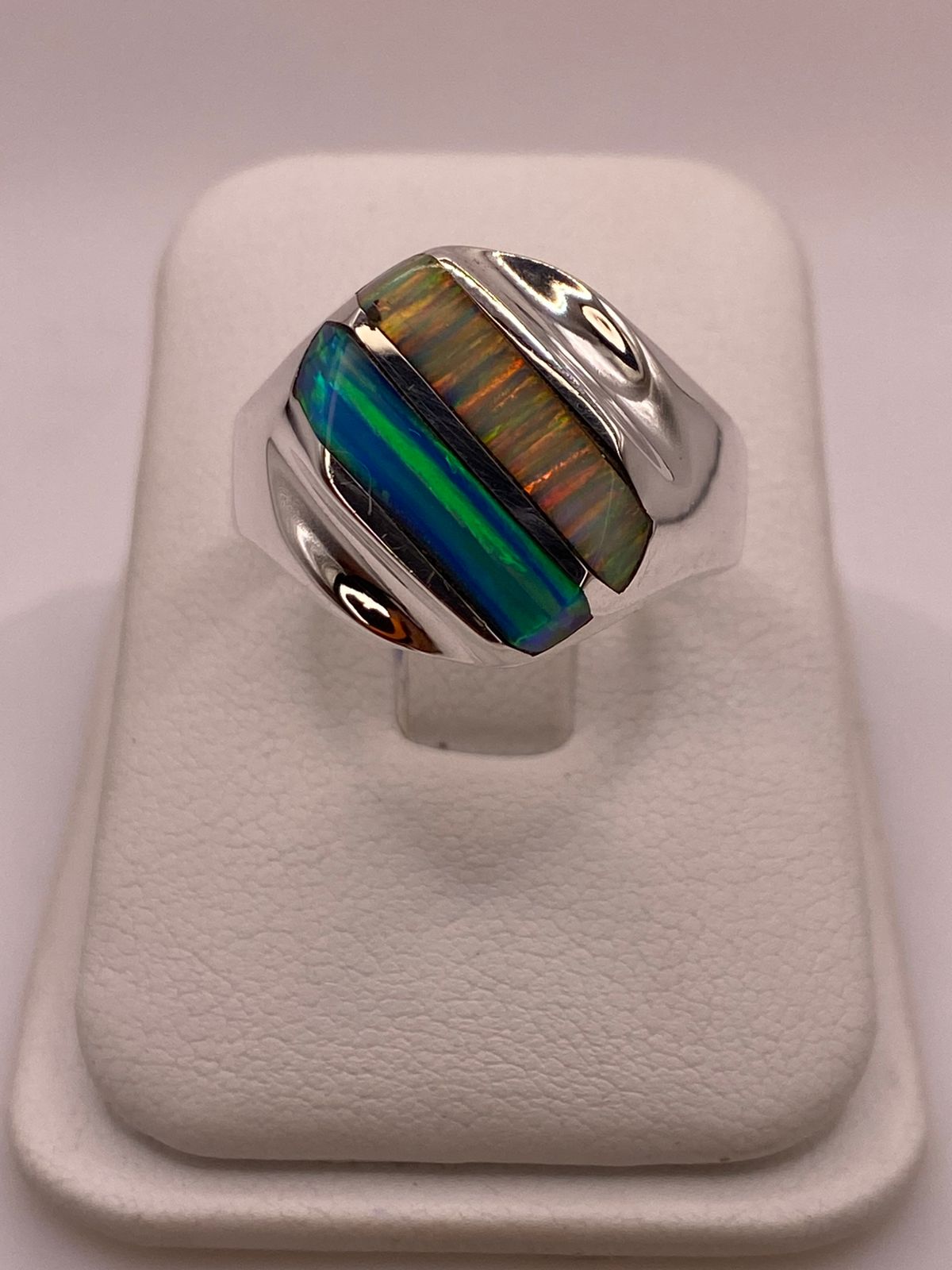 Anillo con Ópalo de Fuego en Barras Multicolor en Plata .925