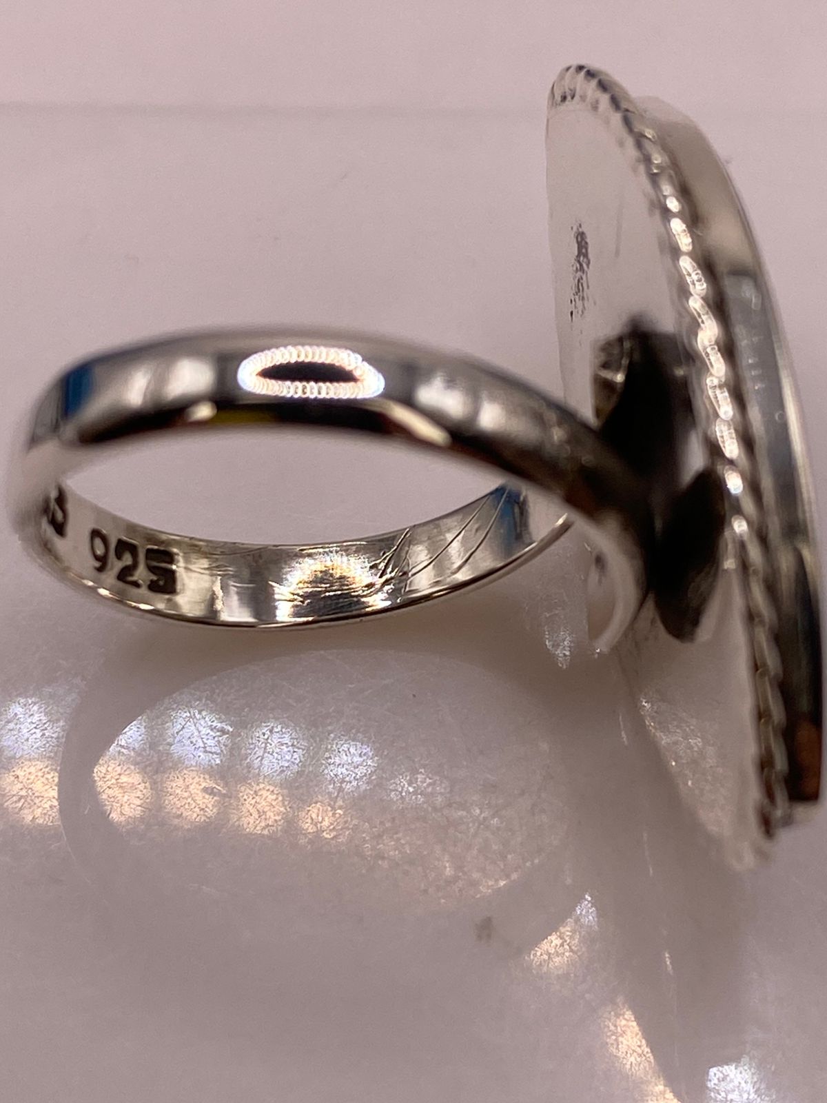 Anillo Ovalado Ajustable Plata Ley 925 con Piedra Ópalo de Fuego