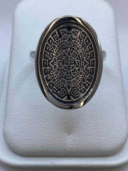 Anillo Ovalado Calendario Azteca en Plata .925
