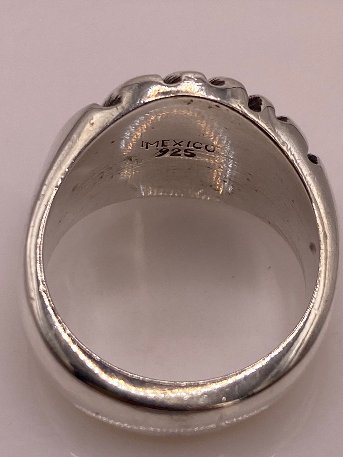 Anillo Ovalado con Franjas en Plata .925