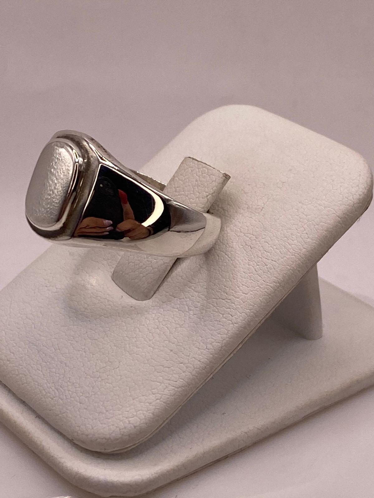 Anillo Ovalado Liso de Plata Ley .925