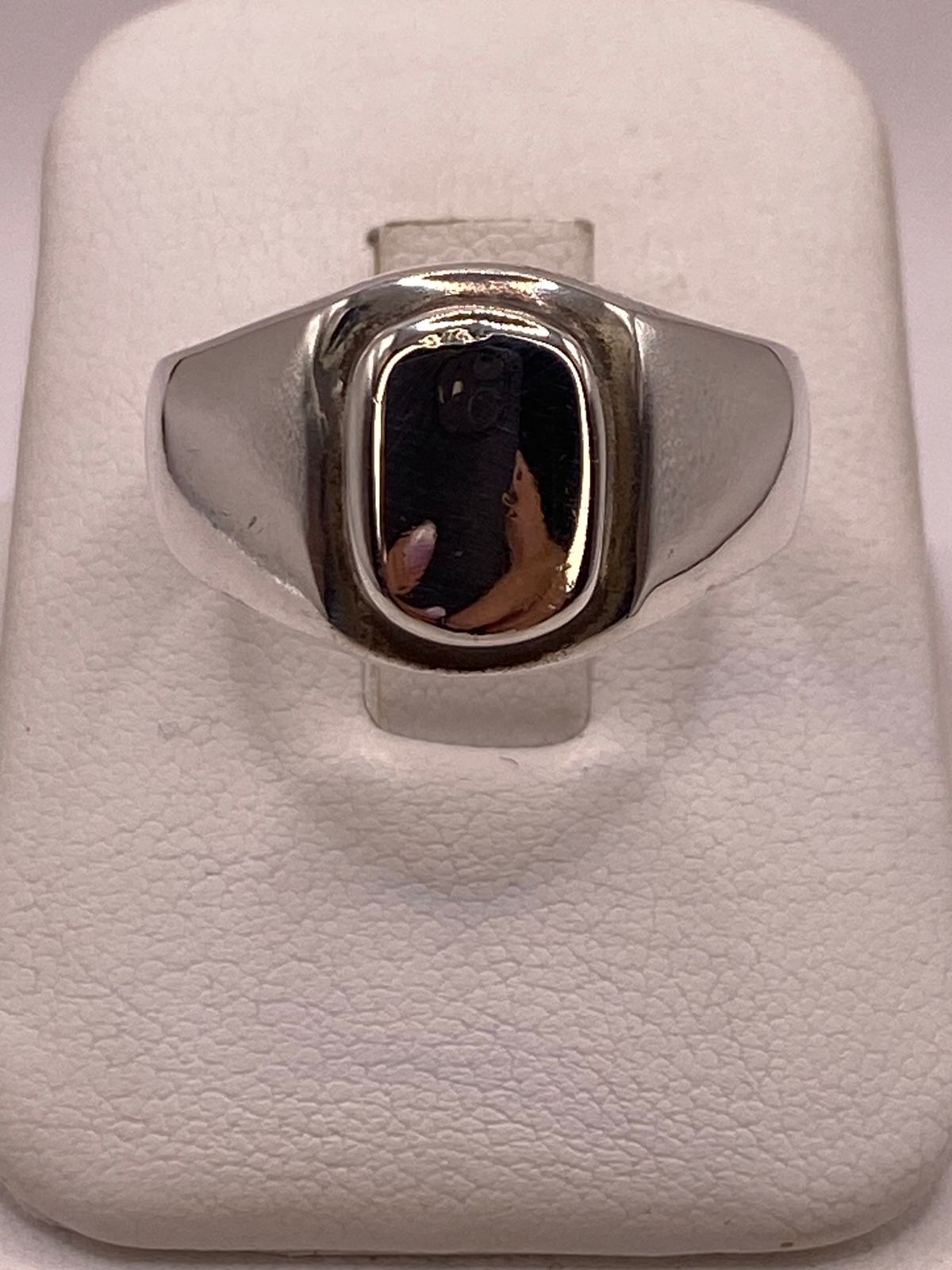 Anillo Ovalado Liso de Plata Ley .925