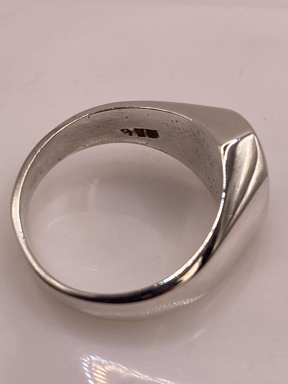 Anillo Ovalado con Ópalo de Fuego Verde en Plata .925