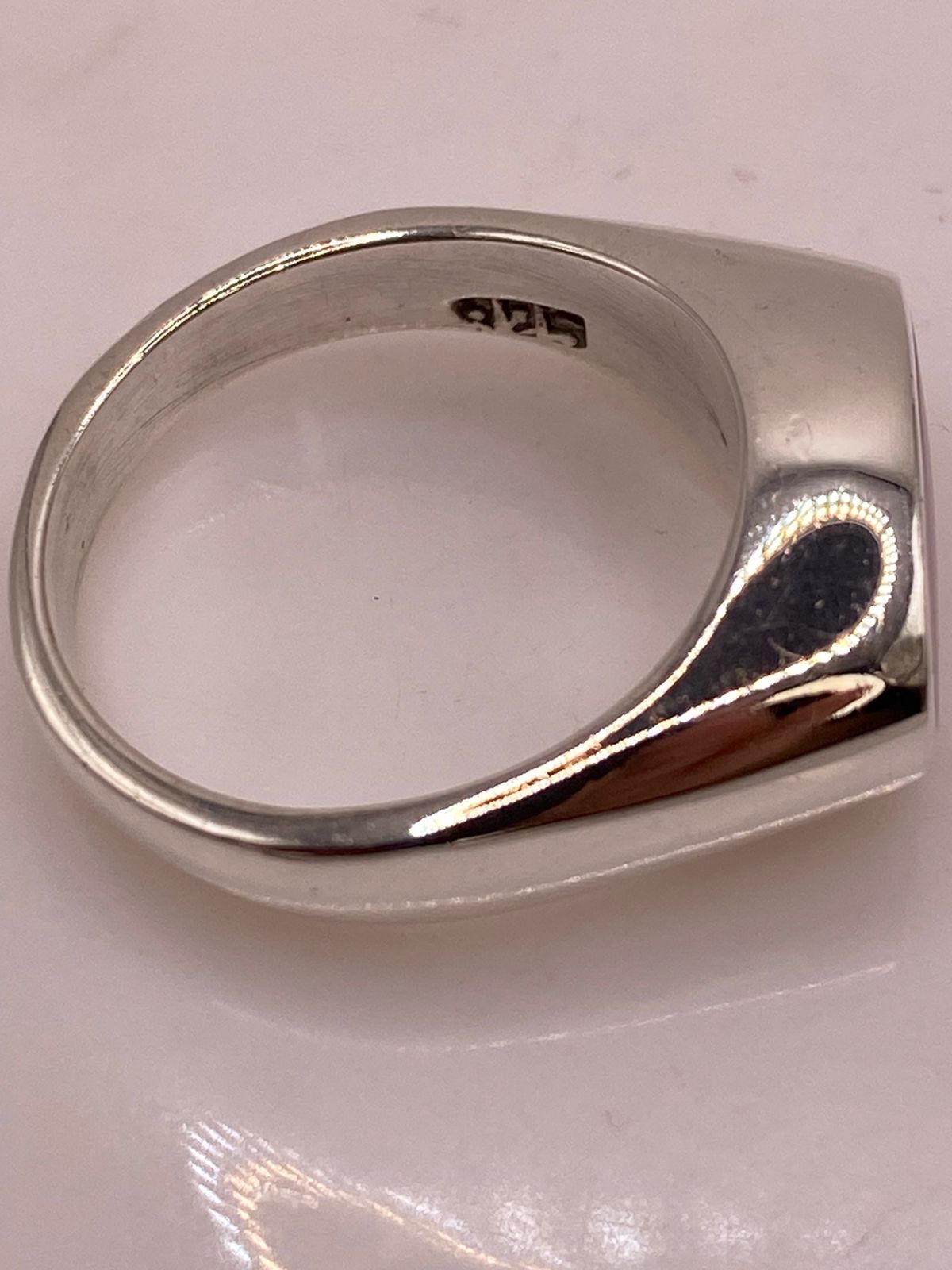 Anillo Ovalado en Plata Ley 925 con Ópalo de Fuego
