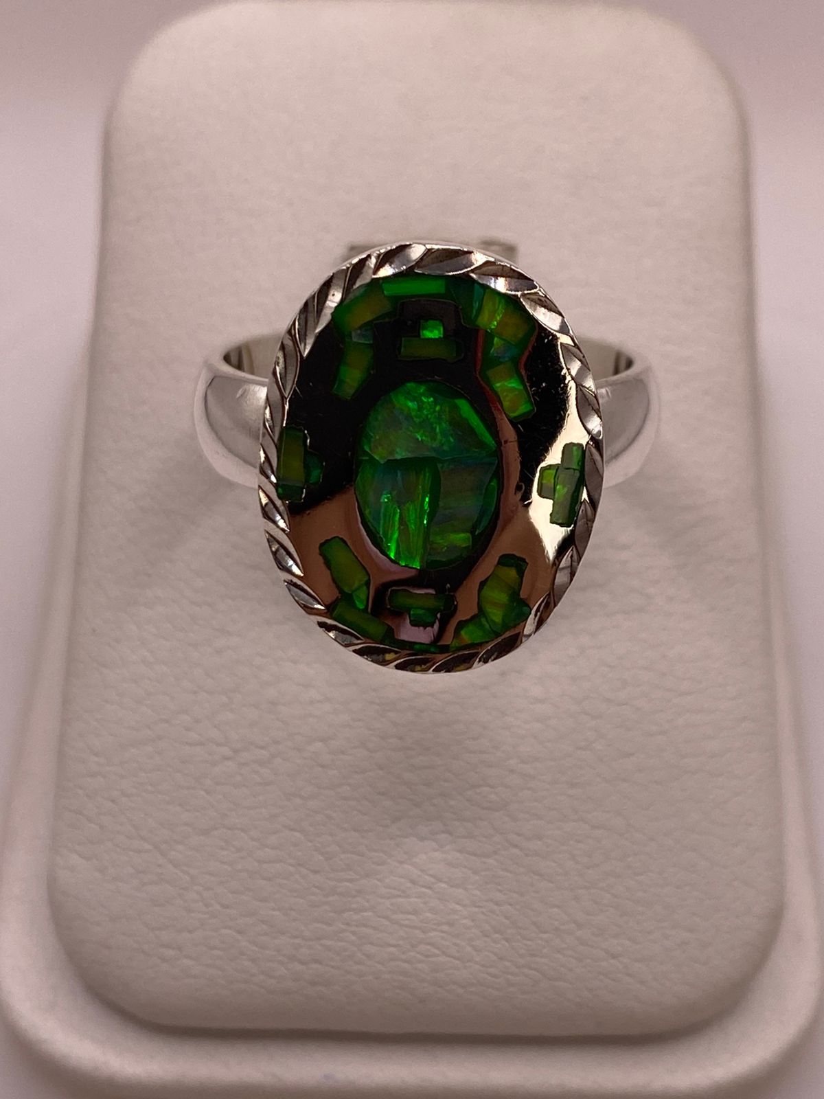 Anillo Ovalado Plata Ley 950 con Ópalo de Fuego