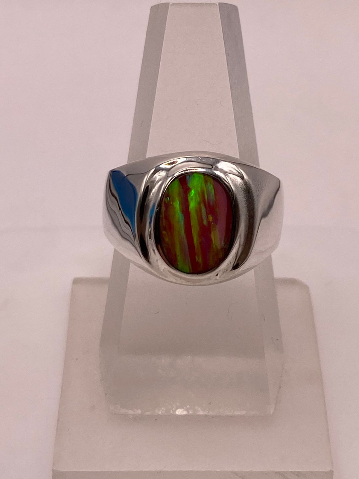Anillo con Piedra Ópalo de Fuego Ovalada Rosa‑verde‑amarillo en Plata Ley 925