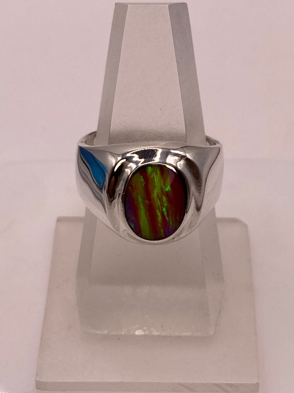 Anillo con Piedra Ópalo de Fuego Ovalada Rosa‑verde‑amarillo en Plata Ley 925