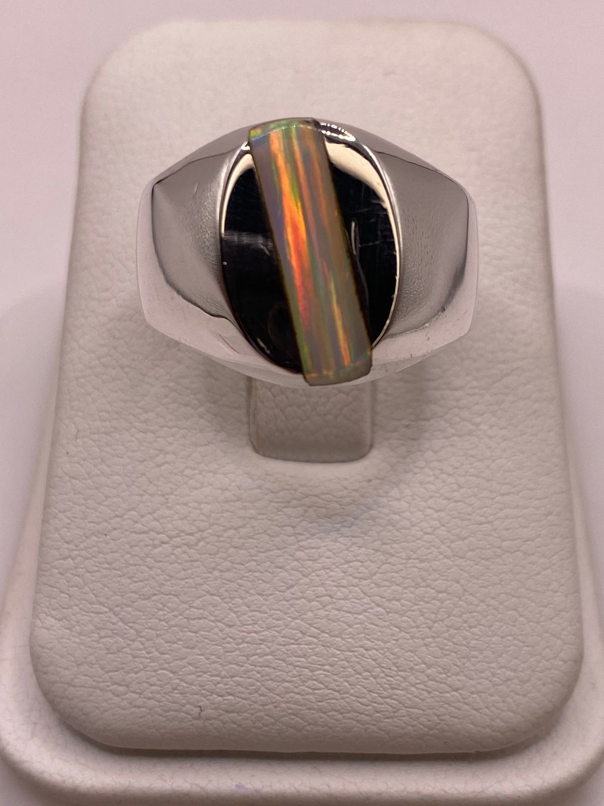 🔥💎 Anillo con Piedra Ópalo de Fuego en Plata Ley 950 — ángulo diagonal