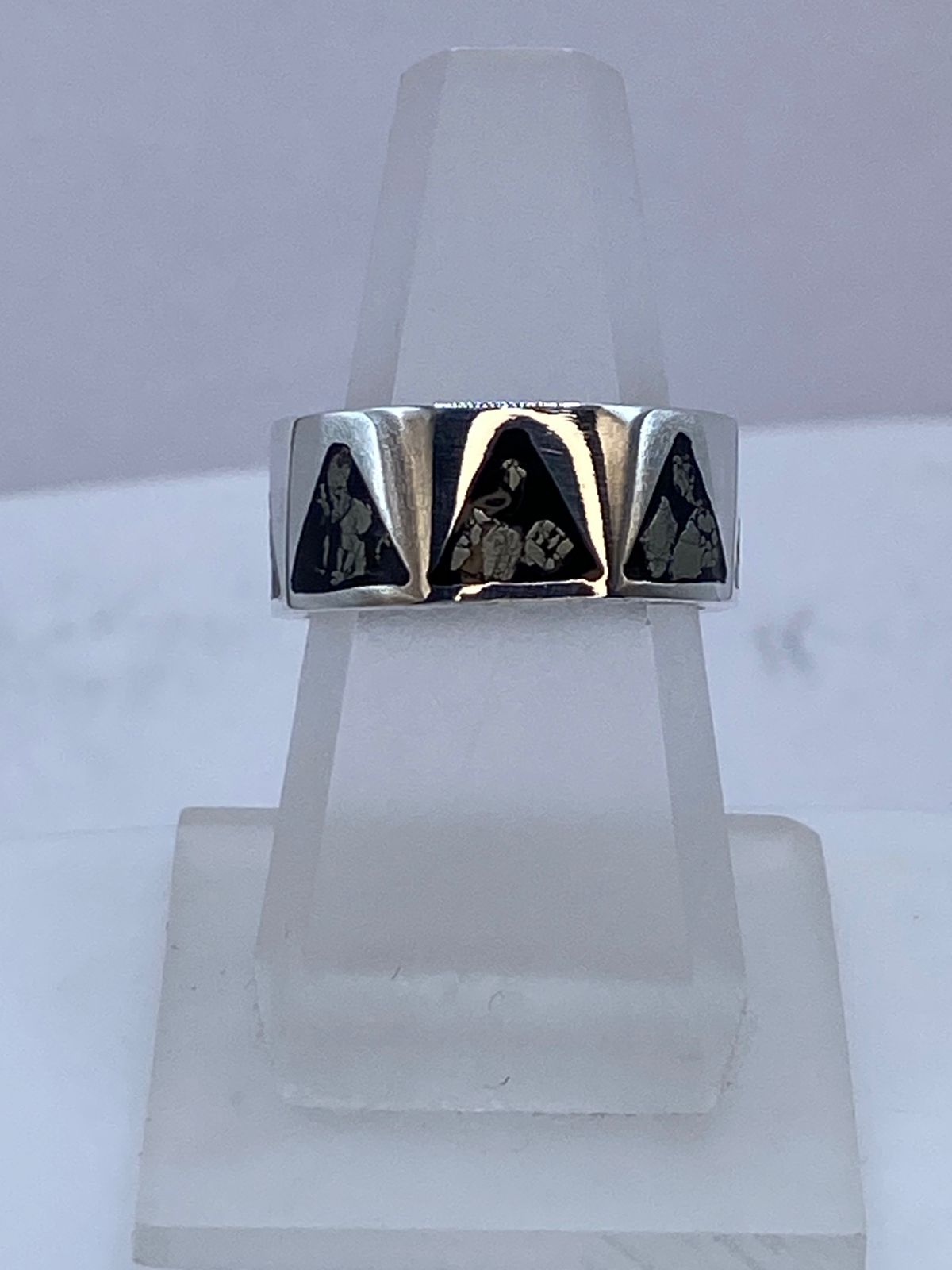 Anillo Pirámides Ancestrales de Plata .925 con Obsidiana Negra