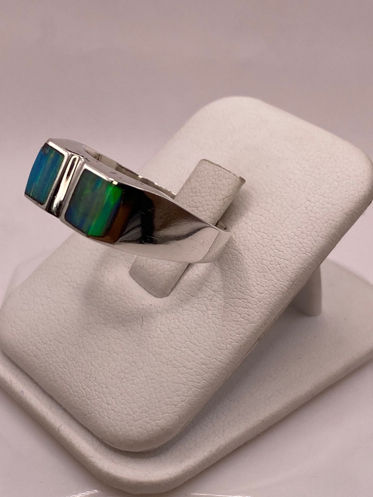 Anillo en Plata Ley 925 con Doble Incrustación de Ópalo de Fuego
