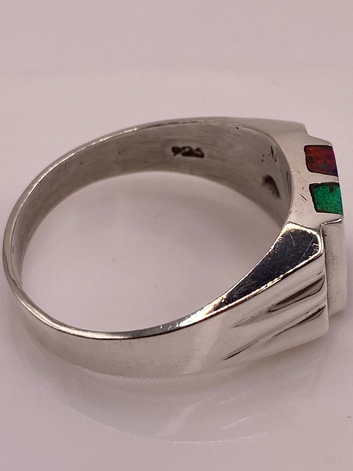 Anillo en Plata Ley 925 con Doble Incrustación de Ópalo de Fuego