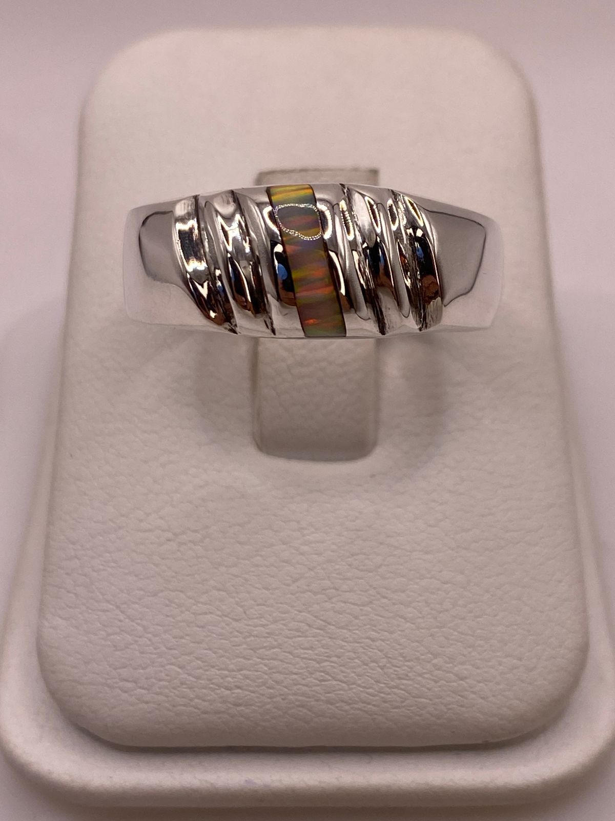 Anillo Plata Ley 925 con Ópalo de Fuego Diseño Contemporáneo