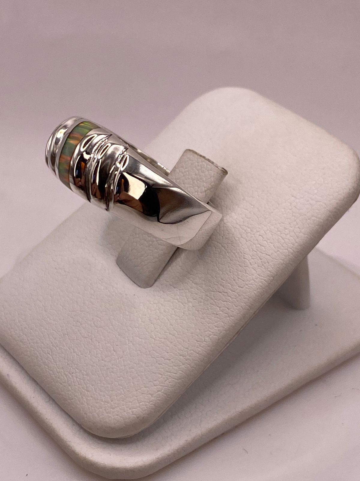 Anillo Plata Ley 925 con Ópalo de Fuego Diseño Contemporáneo