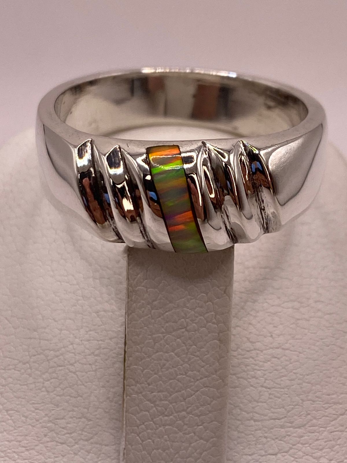 Anillo Plata Ley 925 con Ópalo de Fuego Diseño Contemporáneo