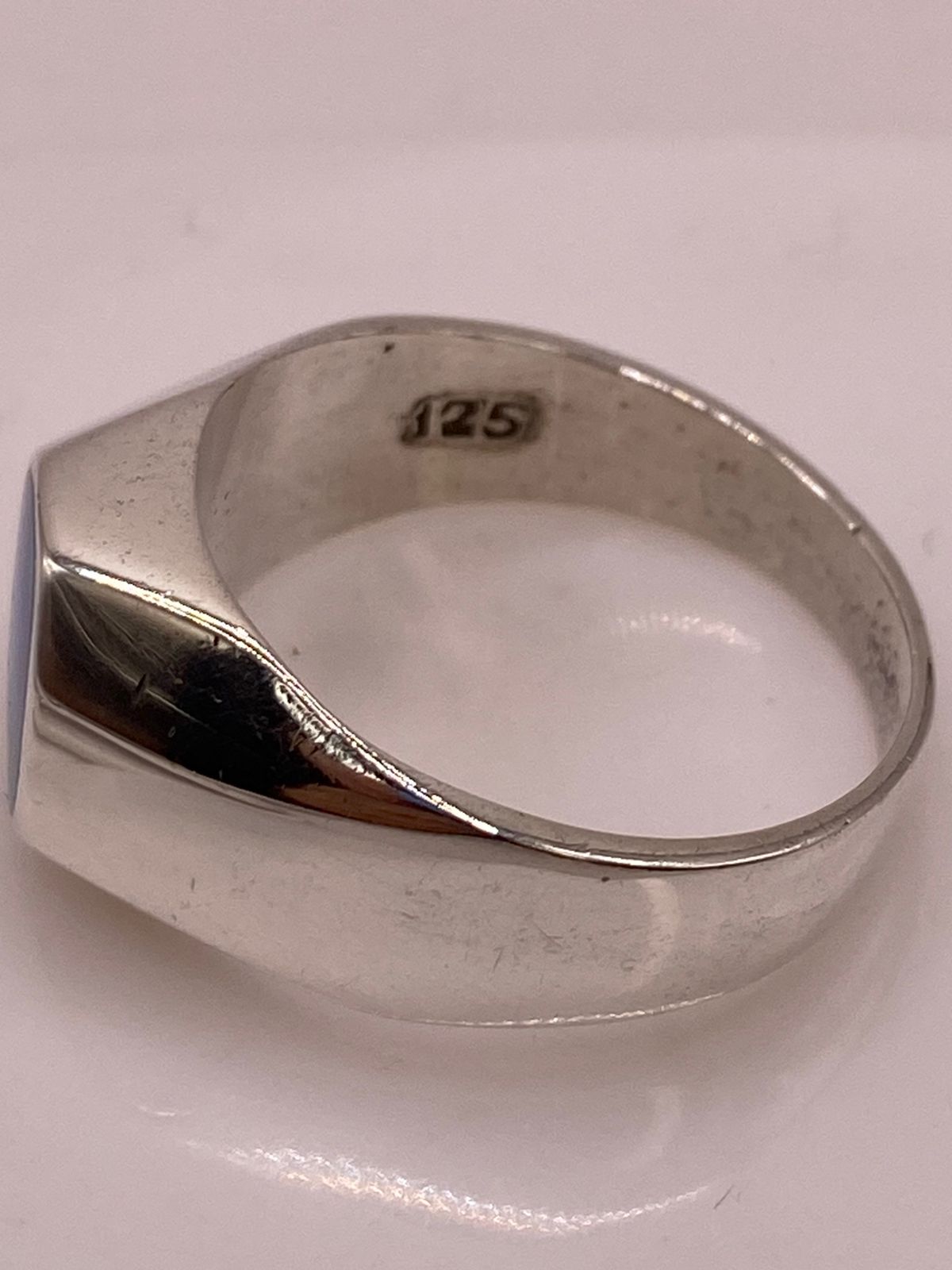 Anillo en Plata Ley 925 con Ópalo de Fuego Diseño Ovalado Moderno