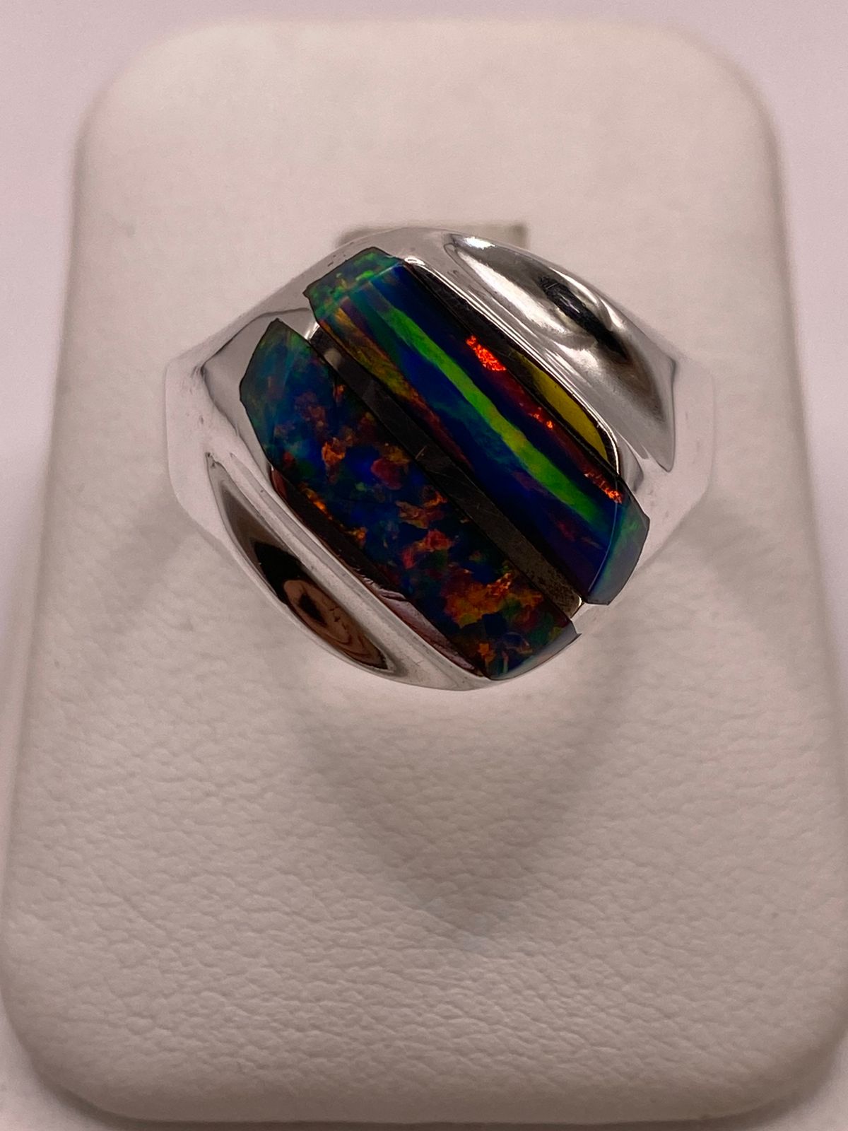 Anillo Plata Ley 925 con Ópalo de Fuego Diseño Segmentado Moderno
