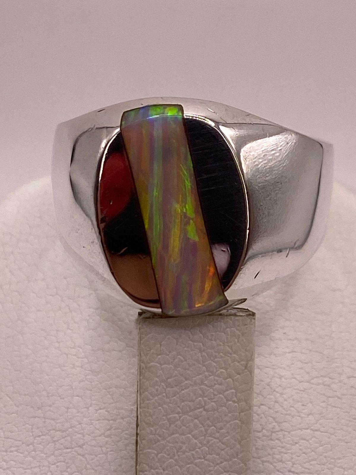 Anillo Plata Ley 925 Ópalo de Fuego Diseño Ovalado con Incrustación Diagonal