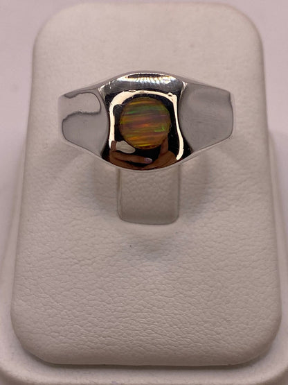 Anillo Plata Ley 925 con Ópalo de Fuego Diseño Minimalista Redondo, vista frontal