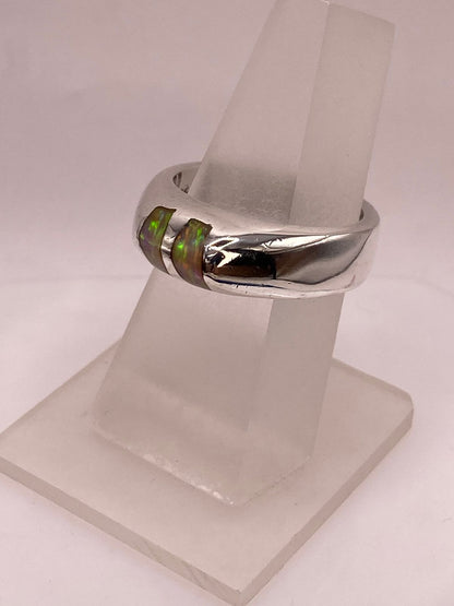 Anillo Plata Ley 925 con Ópalo de Fuego Diseño Moderno de Doble Incrustación, vista frontal