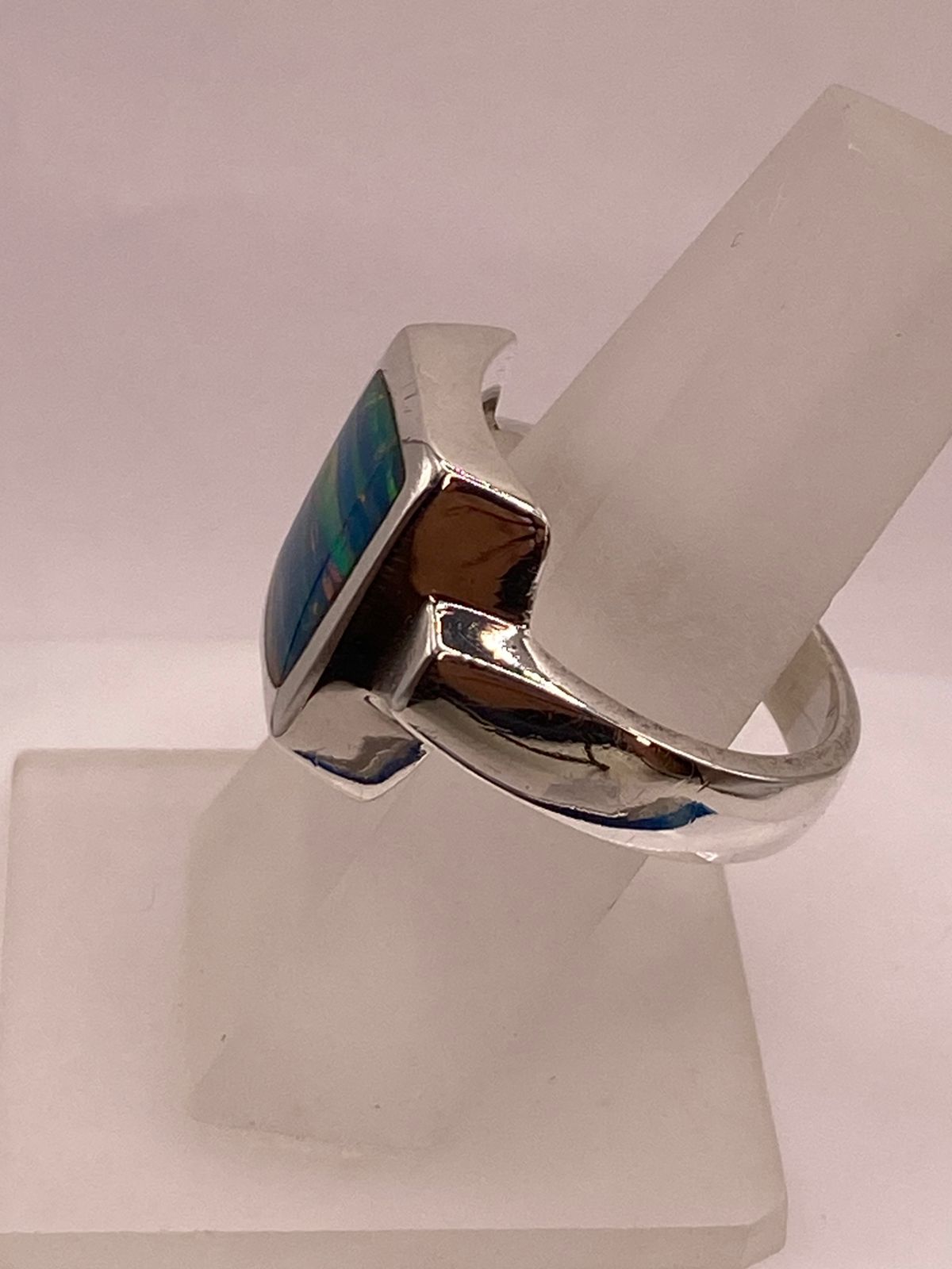 Anillo Plata Ley 925 con Ópalo de Fuego Multicolor Diseño Rectangular Moderno