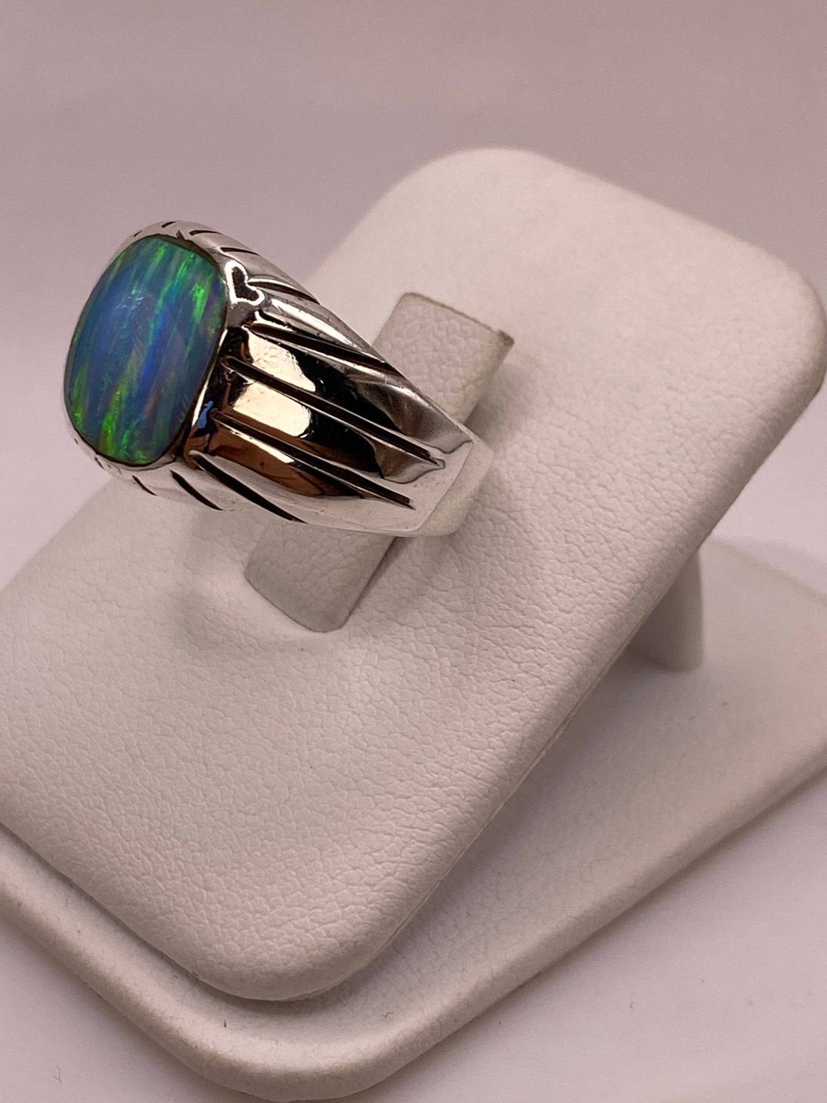 Anillo Plata Ley 925 con Ópalo de Fuego Diseño Moderno con Incrustación
