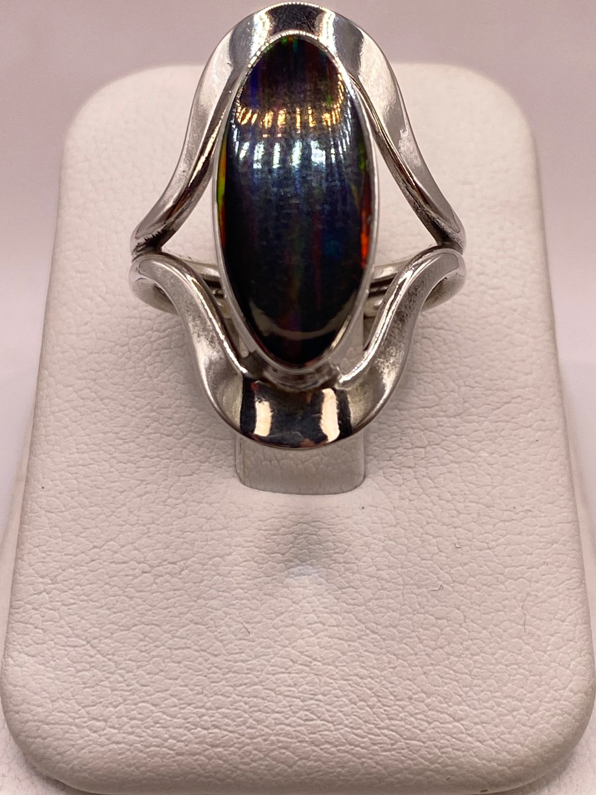 Anillo Plata Ley 925 con Ópalo de Fuego Montura Elegante y Fluida
