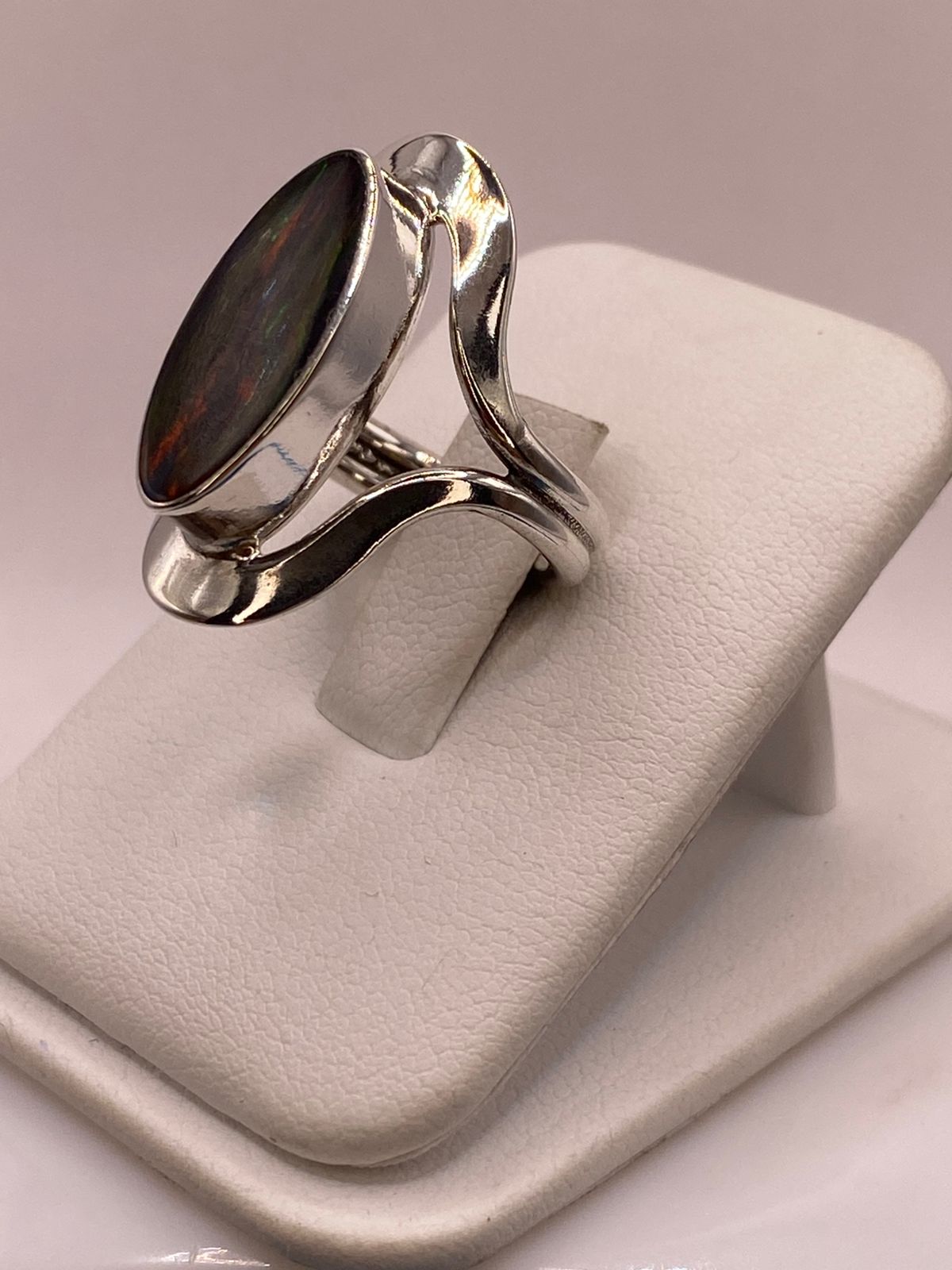 Anillo Plata Ley 925 con Ópalo de Fuego Montura Elegante y Fluida