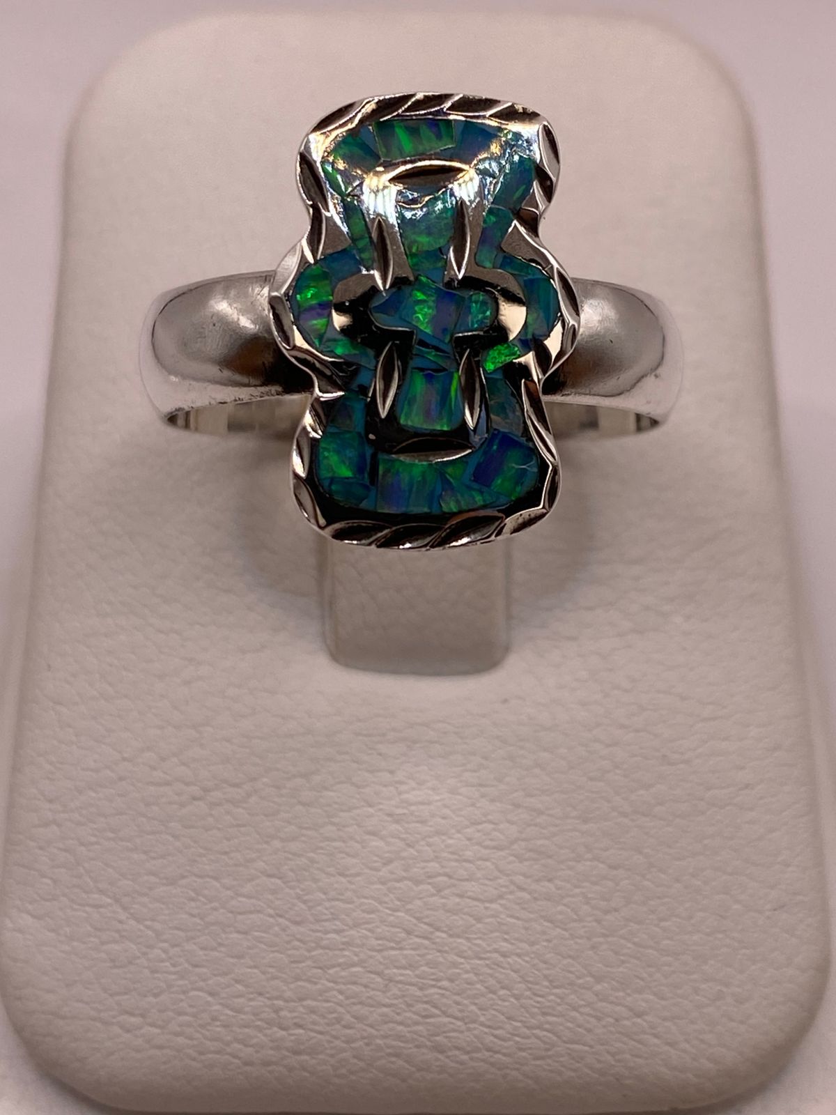 Anillo en Plata Ley 950 con Ópalo de Fuego Diseño con Figura de Cruz