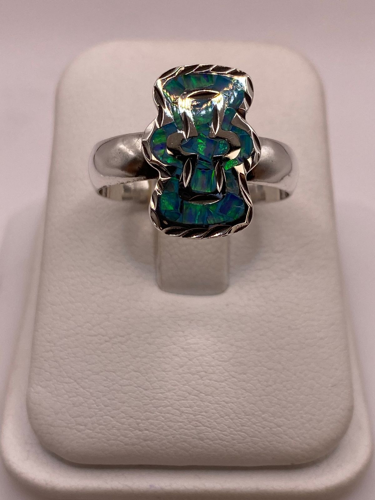 Anillo en Plata Ley 950 con Ópalo de Fuego Diseño con Figura de Cruz