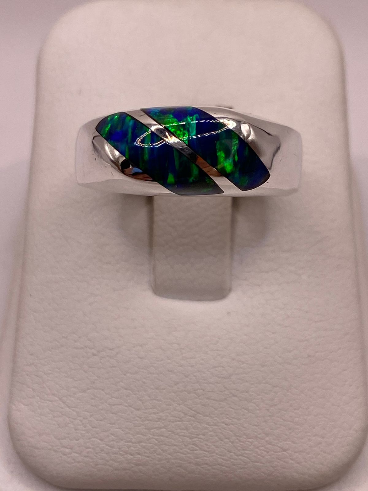 Anillo en Plata Ley 950 con Ópalo de Fuego Diseño Moderno Diagonal