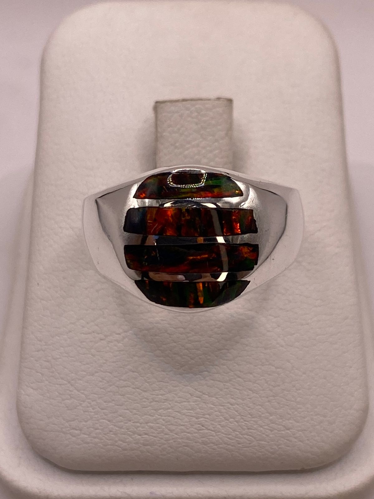 Anillo en Plata Ley 950 con Ópalo de Fuego Diseño Segmentado Artesanal