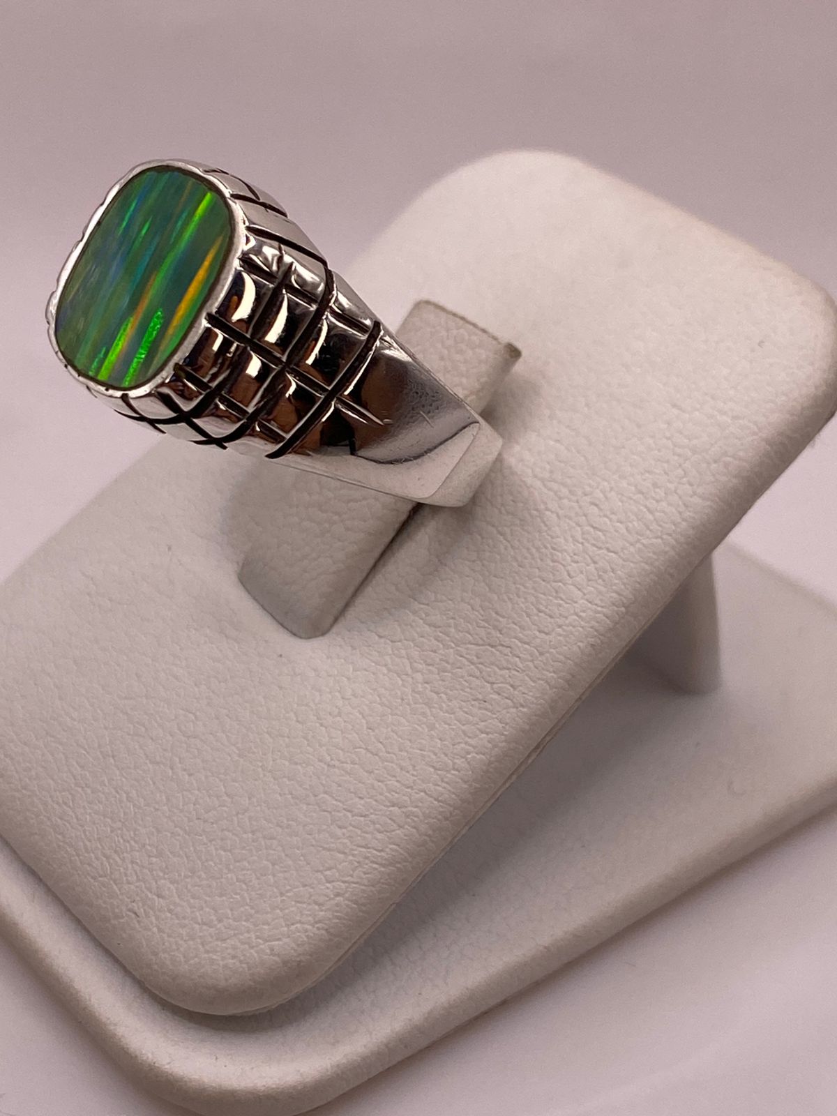 Anillo Plata Ley 950 con Ópalo de Fuego Diseño Segmentado Moderno