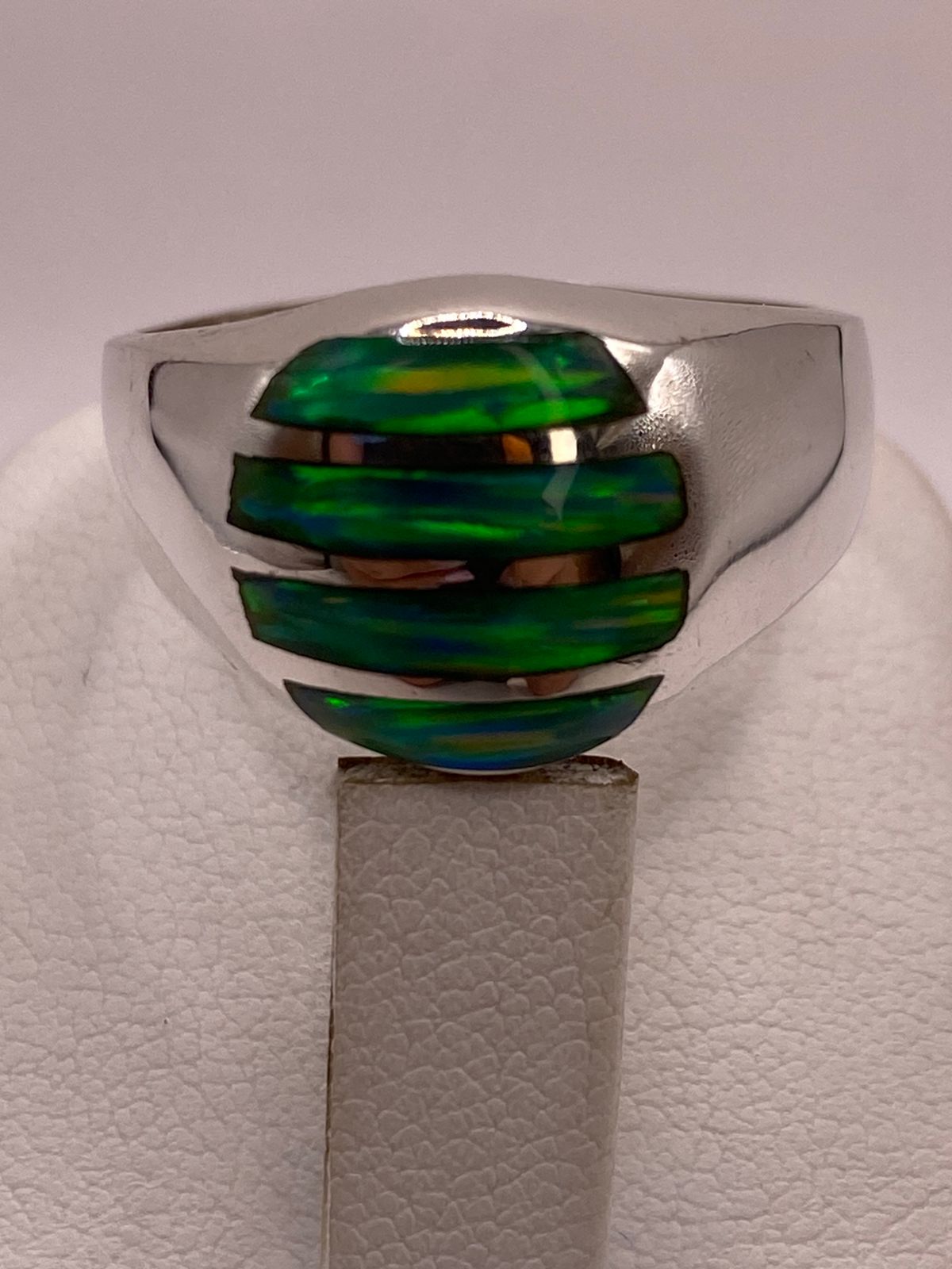 Anillo en Plata Ley 950 con Ópalo de Fuego Diseño Segmentado Moderno