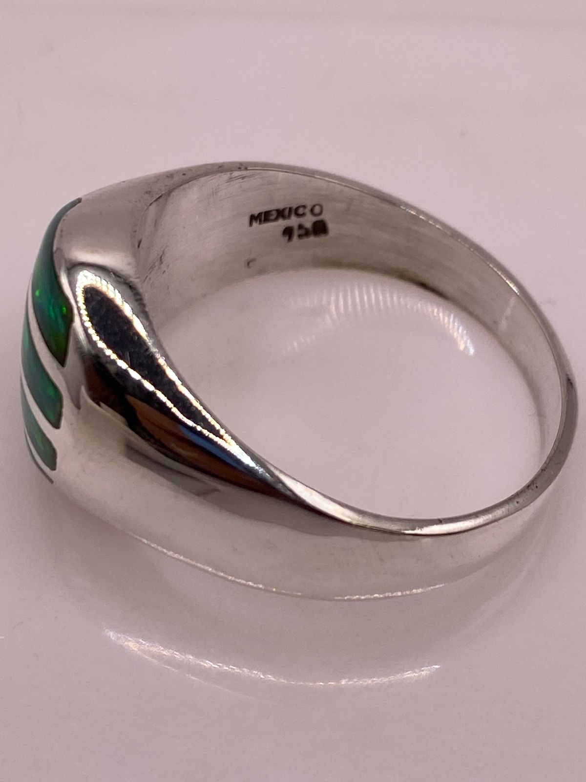 Anillo en Plata Ley 950 con Ópalo de Fuego Diseño Segmentado Moderno