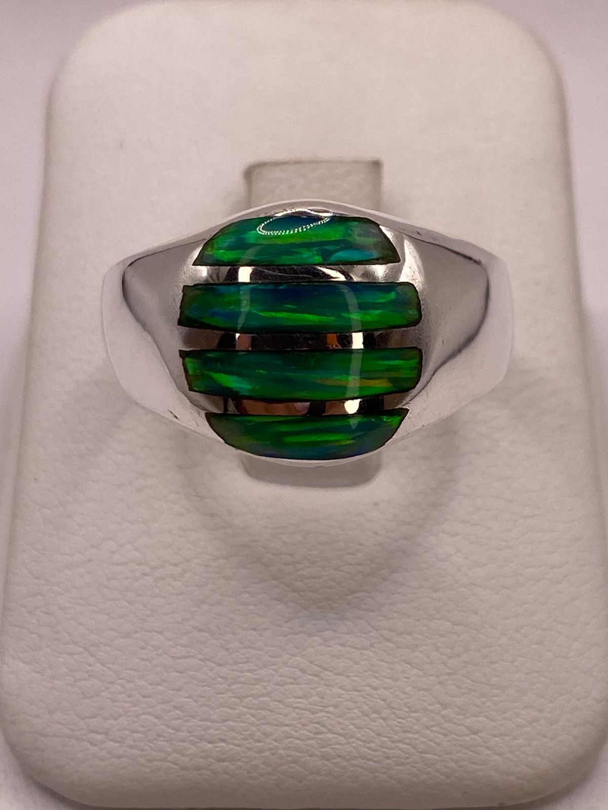 Anillo en Plata Ley 950 con Ópalo de Fuego Diseño Segmentado Moderno