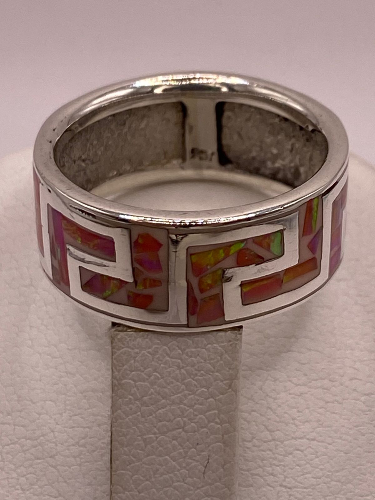 Anillo Plata Ley 950 con Ópalo de Fuego Rosado Diseño Geométrico Tipo Greca