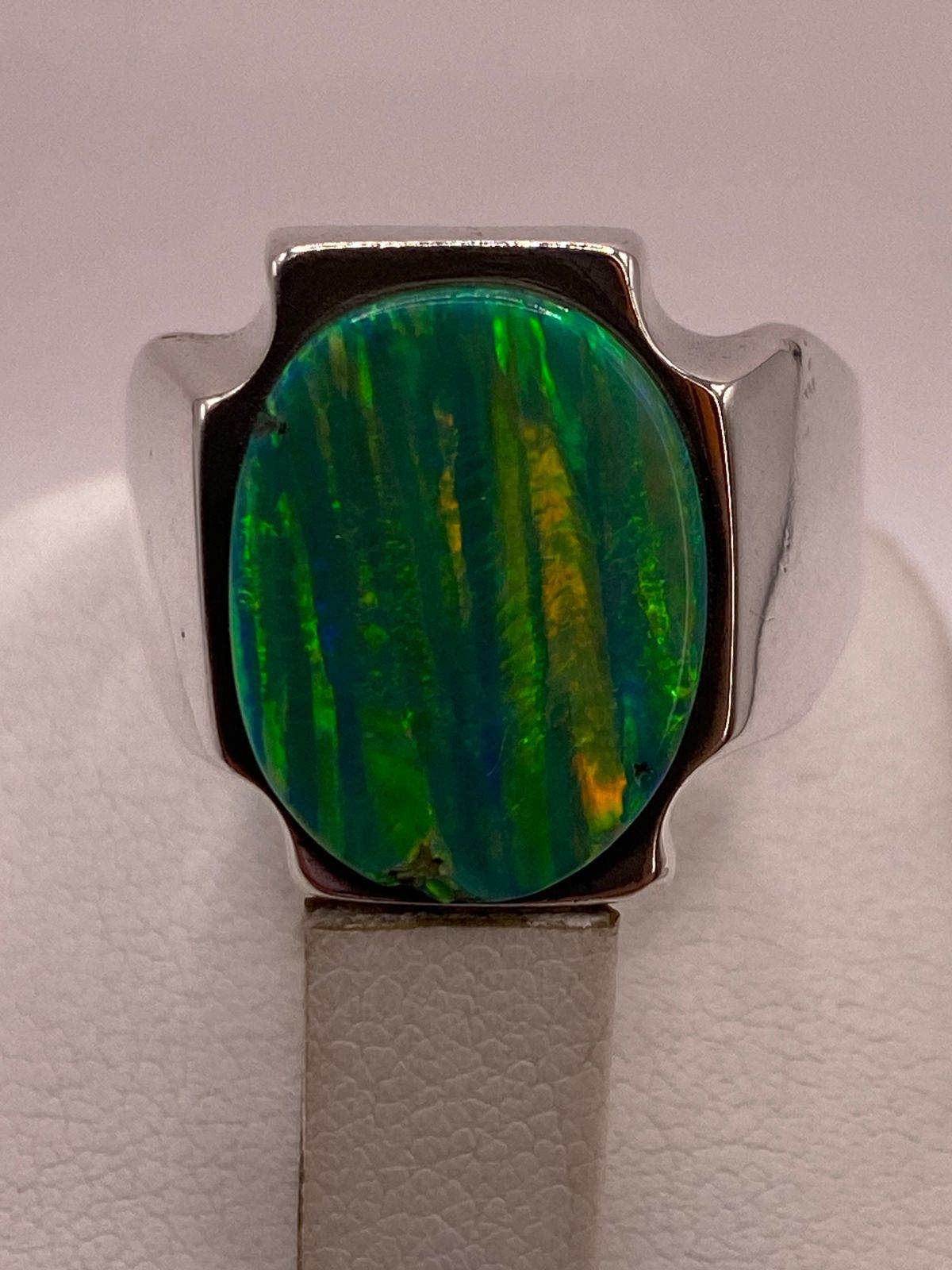 Anillo Plata Ley 950 con Ópalo de Fuego Diseño Contemporáneo